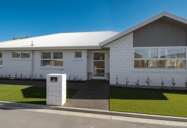 IMMACULATE PRIVATE AND SECURE HOME SPRINGLANDS